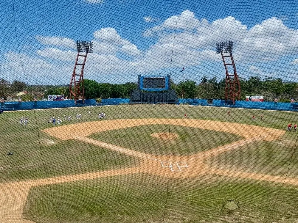 DeivyPrezMartn1's tweet photo. Buenos dìas #SanctiSpiritus, hoy en semifinales de la pelota cubana, dssde el Estadio José Antonio Huelga, para el disfrute de nuesto pueblo. #VamosConTodo #Cuba #GallosDelYayabo @InderCuba  @PartidoPCC @ObraDe  @MEspirituana https://t.co/0gPlQaB51L