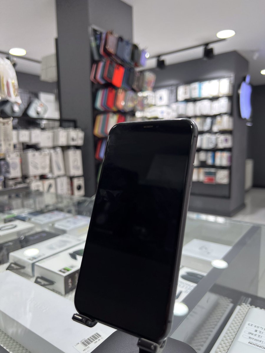 TechnoMoonOfc's tweet photo. iPhone 11 Black https://t.co/r4YGbWomRF