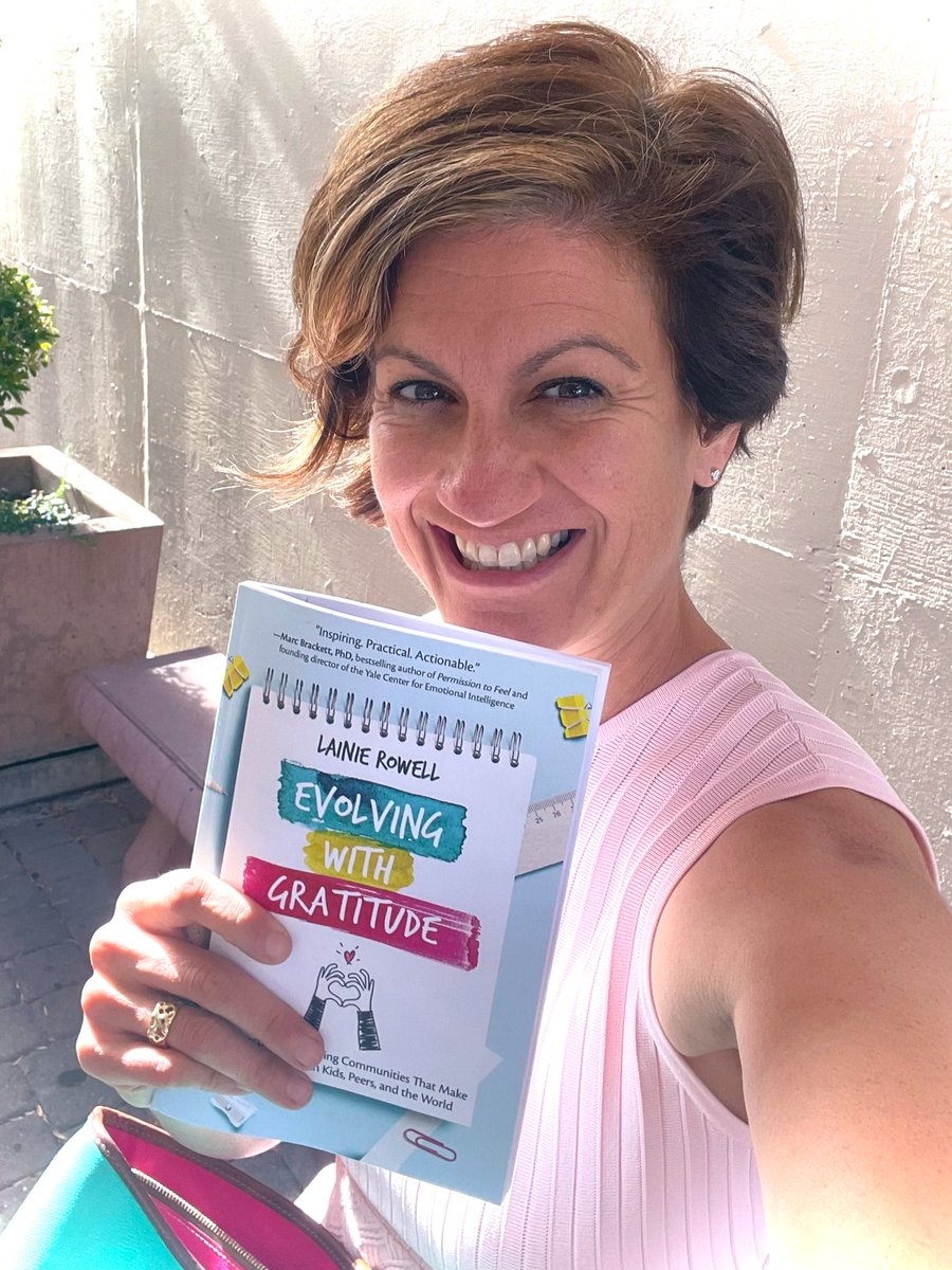 Sooo grateful for the kind and brilliant <a href="/LainieRowell/">Lainie Rowell</a> and her book #evolvingwithgratitude - perfect summer reading! ☀️