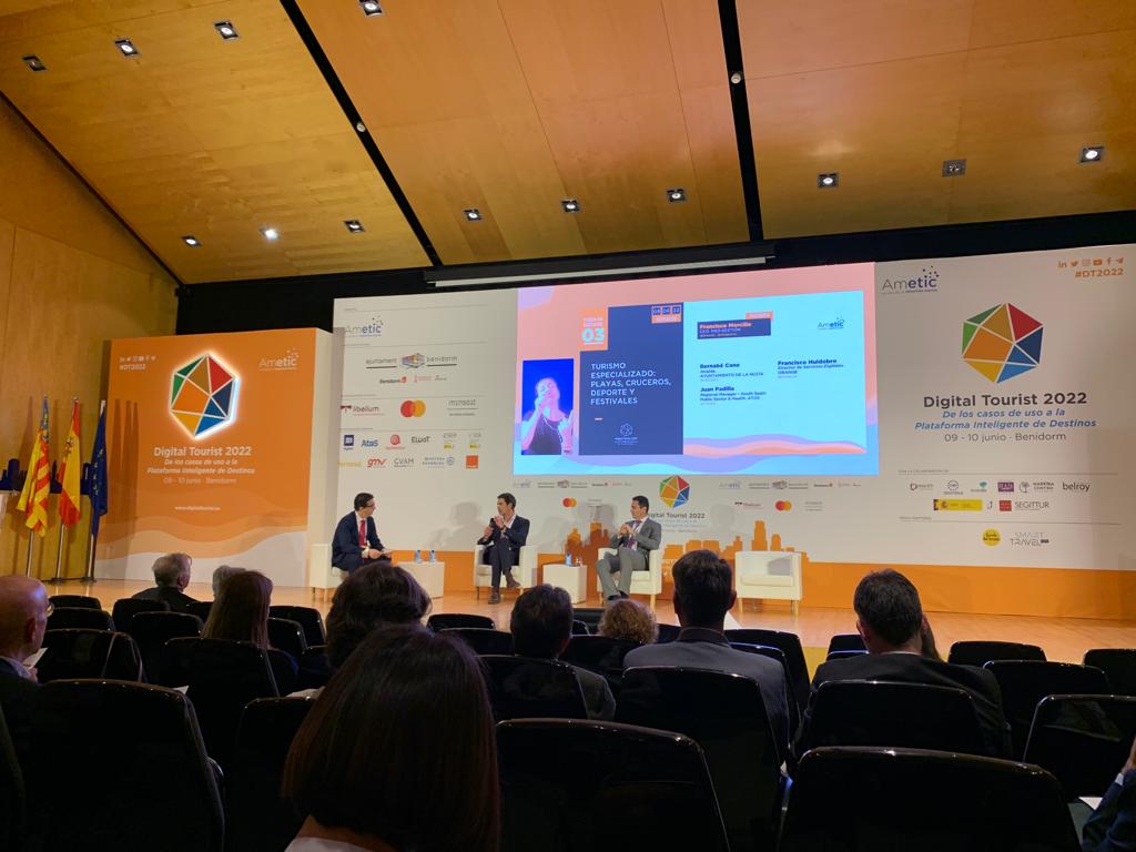 AMETIC_es's tweet photo. 📢@fmorcillo de @mb3gestion abre la mesa planteando como "La medición de eventos nos permite tener un turismo especializado, y además permite ayudar a conocer el rendimiento y el retorno que está teniendo la gestión del servicio publico y privado." #DT2022 https://t.co/6cjBDkW5XN