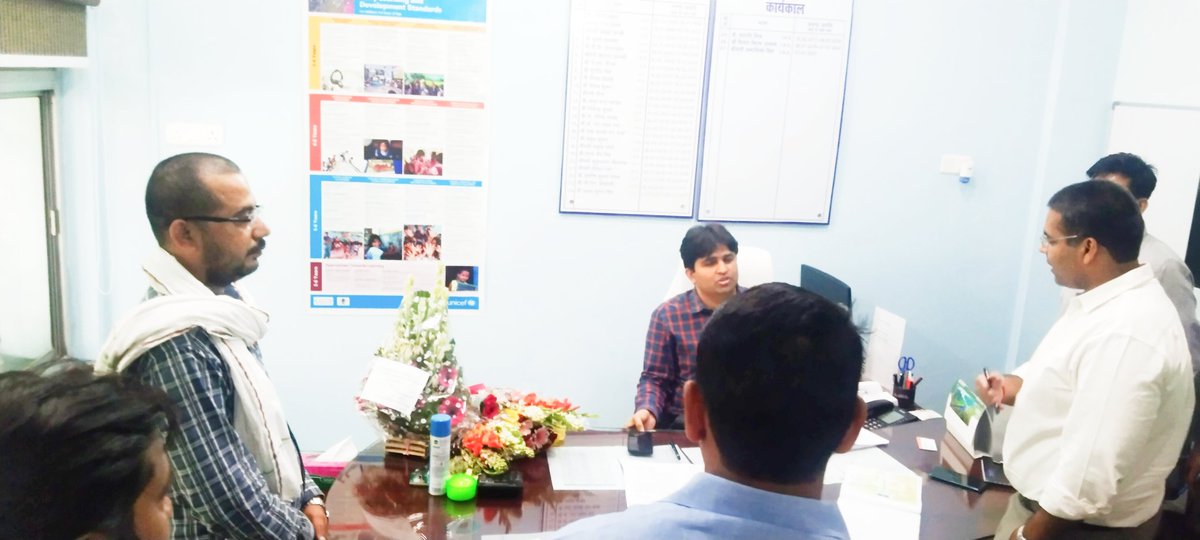 स्वागत सम्मान💐
आज राज्य परियोजना कार्यालय निशातगंज लखनऊ में शशांक मिश्रा प्रदेश अध्य्क्ष/जिलाध्यक्ष उन्नाव अनुदेशक शिक्षक संघ के नेतृत्व में #महानिदेशक आदरणीय विजय किरन आनंद सर जी* का समस्त अनुदेशक शिक्षको की ओर से हार्दिक सवागत अभिनंदन किया गया💐 <a href="/bsa_unnao/">Basic Education, Unnao</a>
<a href="/BasicShiksha1/">UP Basic Shiksha News</a>