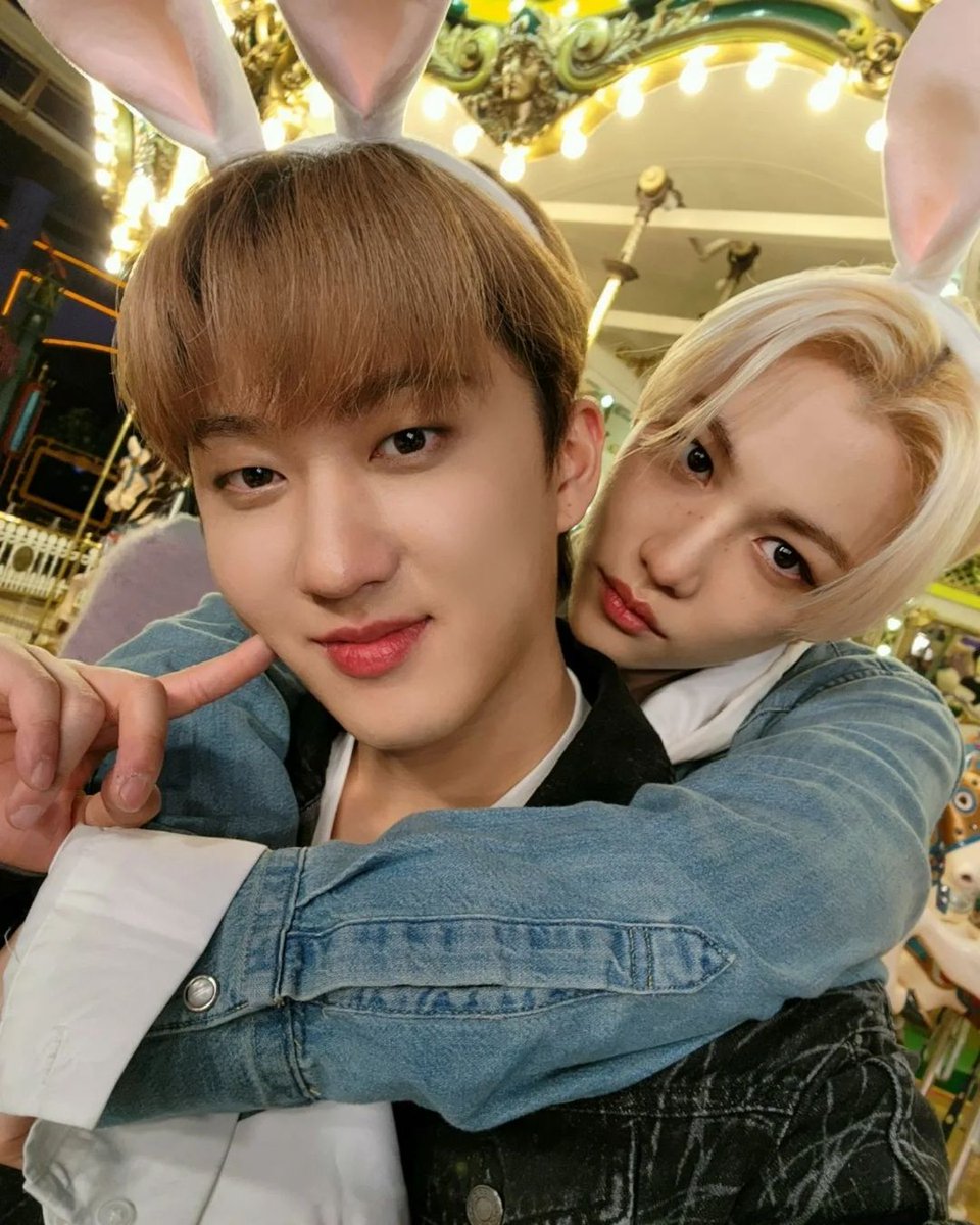 rachasbin's tweet photo. gcash giveaway for ph stays because changbin posted (plus new changlix selca!🥹)
   ↳ 3 winners of 100 php gcash.

mechanics :
— like &amp; rt this tweet.
— reply "thank you changbin w/ ur fave ot8 pics"

ends :  TOMORROW at 8:01 PM

🏷 skz stray kids 스트레이키즈 https://t.co/9Gf8MfK4ui