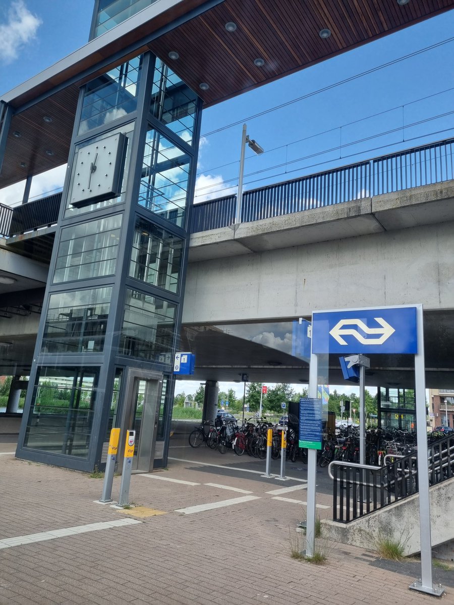 @NS_online lift op station Utrecht Terwijde opnieuw kapot. Spoor richting centrum. Graag actie.!