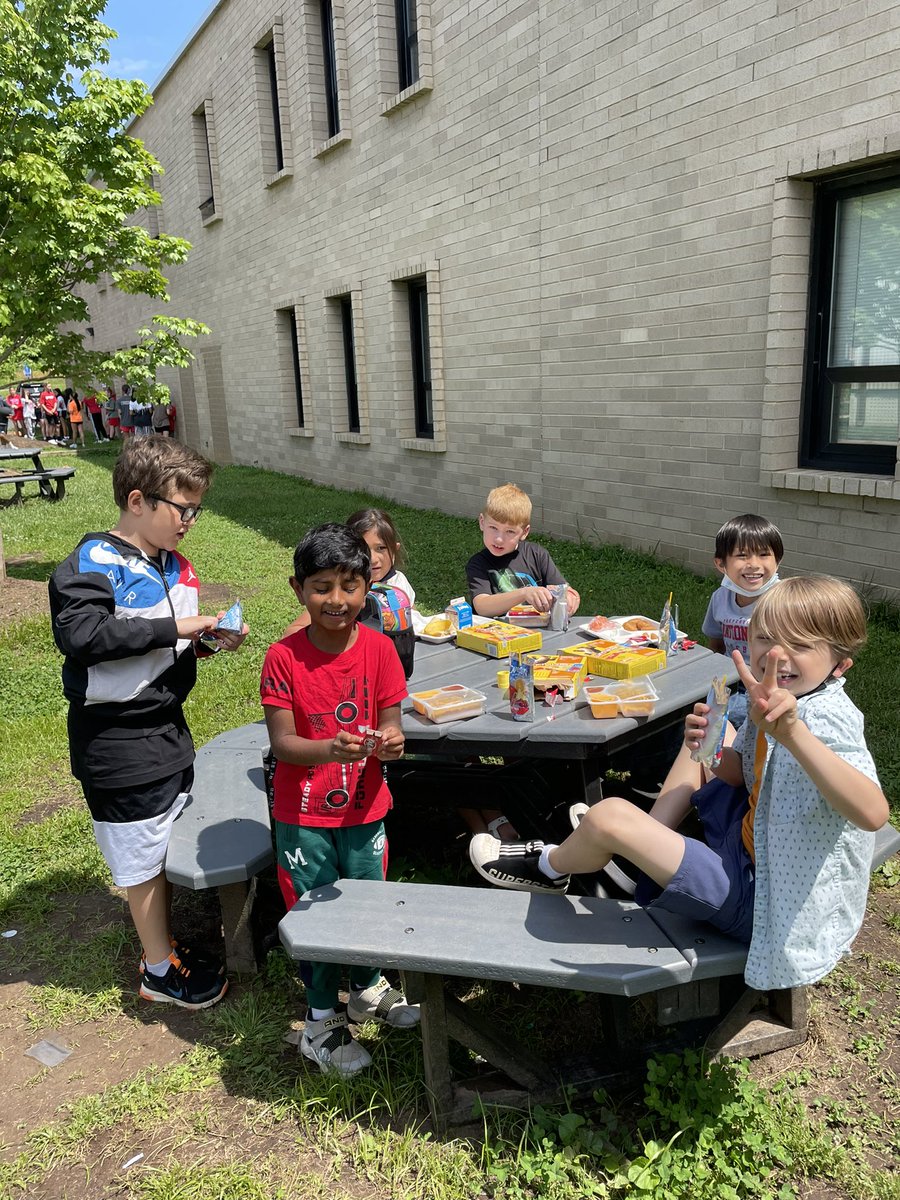 Strickland_SWES's tweet photo. A few weeks ago my students (jokingly) asked for a nacho party. Yesterday we made it happen 🎉 @RealLunchables https://t.co/X7zhp95ycc