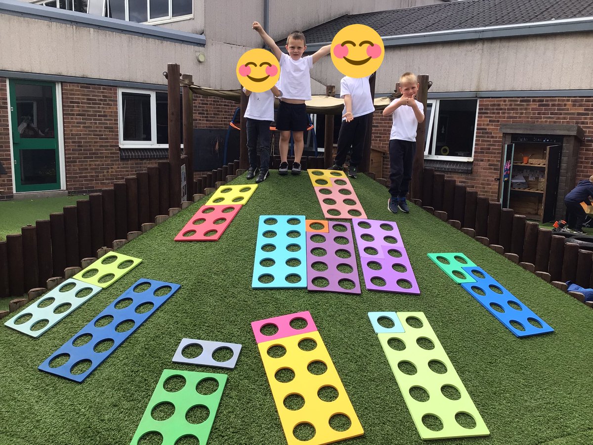 austhorperec's tweet photo. We are perfecting our number bonds to 10 in Reception today 😊 @AusthorpeStaff @austhorperec https://t.co/iCSzoic0km
