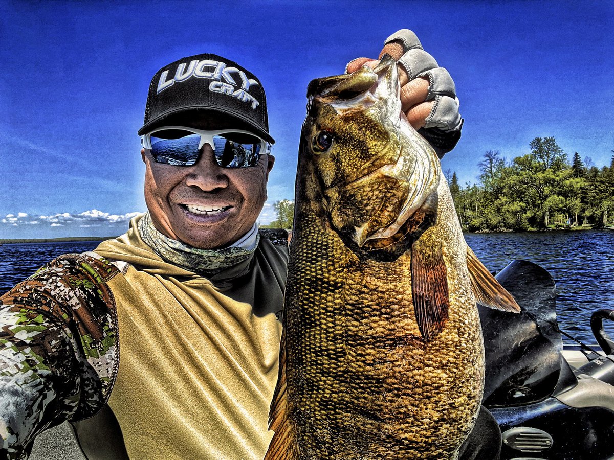 FishHardDave's tweet photo. Who’s excited about the upcoming bass season? Can’t wait to be targeting some brown & green! #StrikerBrands #LuckyCraft #VigorEyewear #SmallmouthAddiction https://t.co/hZh7KH6Pl4