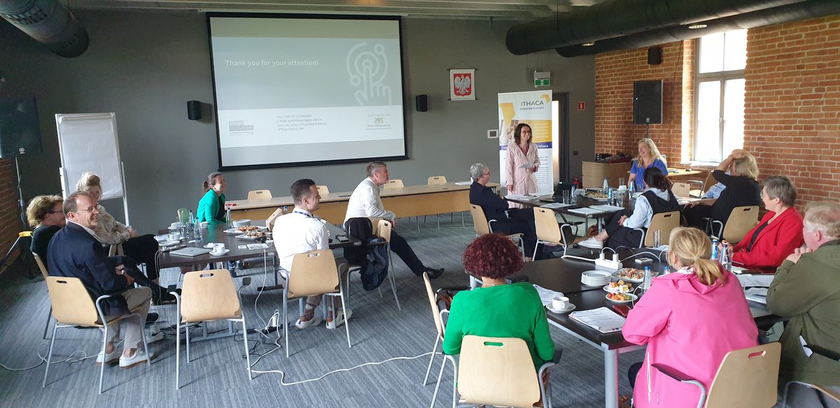 What a discussion on #longtermcare nurses' work conditions during the pandemic! The study presented by Kirsten Heiland opened the debate that we couldn't stop... #innovation #homecare <a href="/ITHACA_health/">ITHACA Project</a>