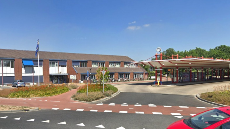 Huizen - Tijdelijke wijziging openingstijden politiebureau Huizen dlvr.it/SRtbJN