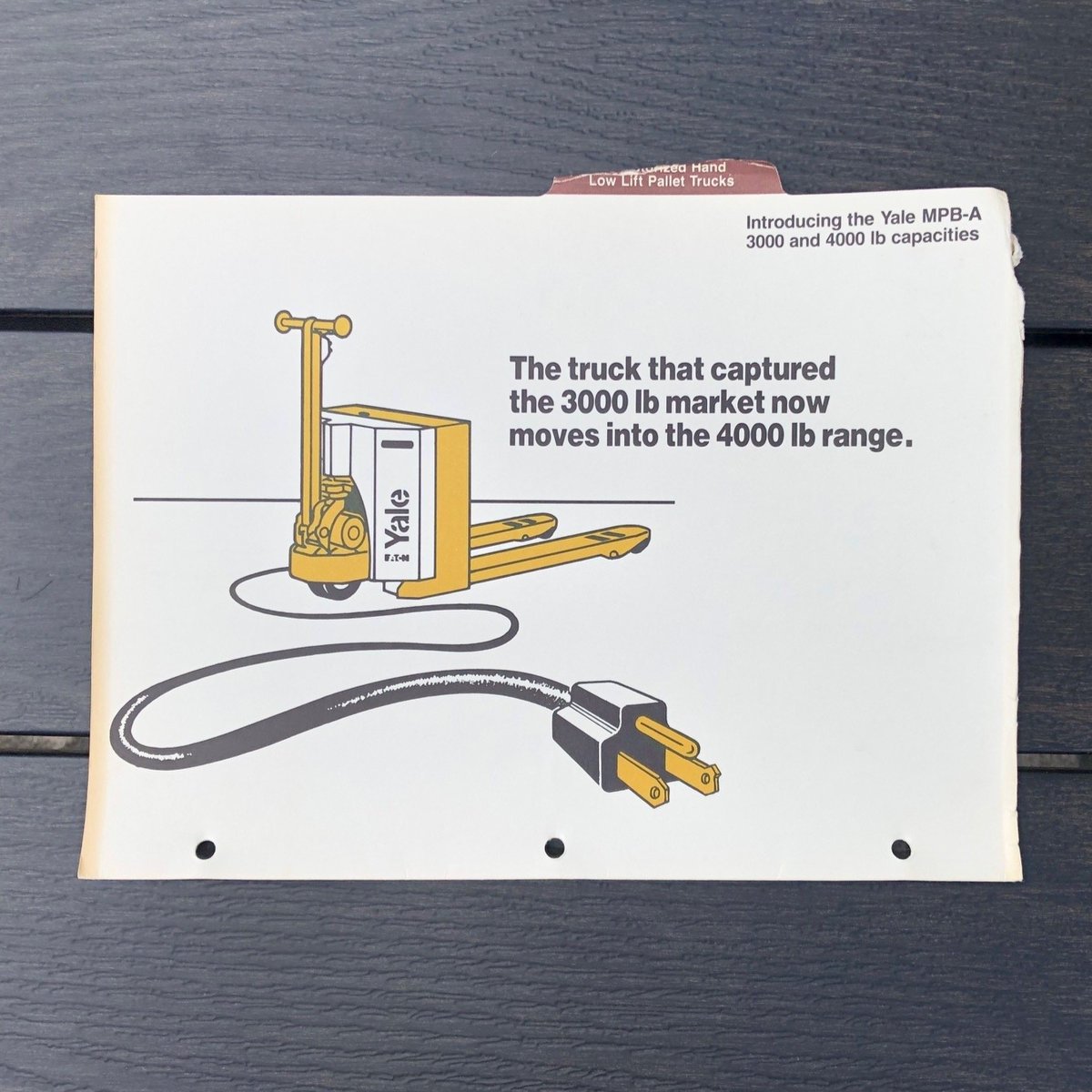 ELTCustomerSrvc's tweet photo. Throwback to 1981 or so, when Yale introduced the MPB040A - a 4,000 pound capacity low lift pallet truck.
#EasternLiftThrowbackThursday #tbt #YaleForklift #PalletTruck #EasternLiftSales #EasternLiftService https://t.co/OSXnAE8Sgi