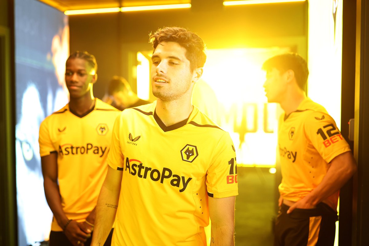 Young_Wolves's tweet image. It’s that time again! 🐺

We’re giving you the chance to win the new #Castore 2022/23 home kit! 

All you need to do is follow @Young_Wolves, like and RT this tweet! 

Winner announced 24th June. 🤞

#RunWithThePack