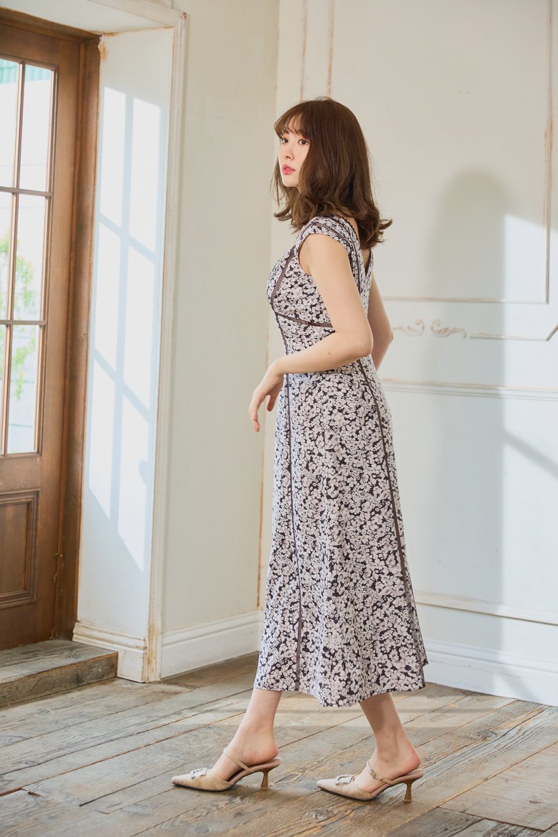 Lace Trimmed Floral Dress herlipto