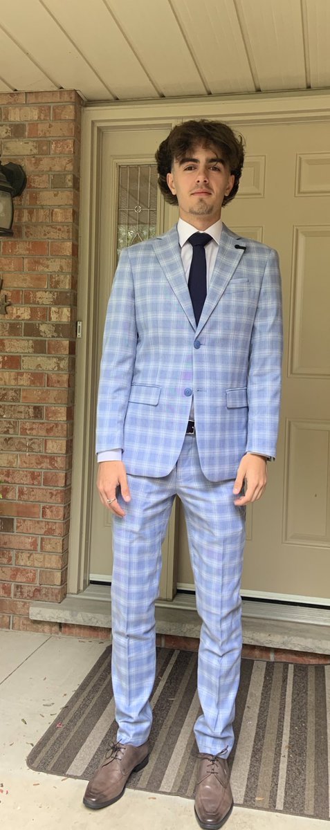dumpuniac's tweet photo. Well that went fast.   One minute your walking him to first day of school now off to prom and headed to UW in fall (Warriors not Lancers).  Congrats Brody https://t.co/aWhH0ZDBHJ