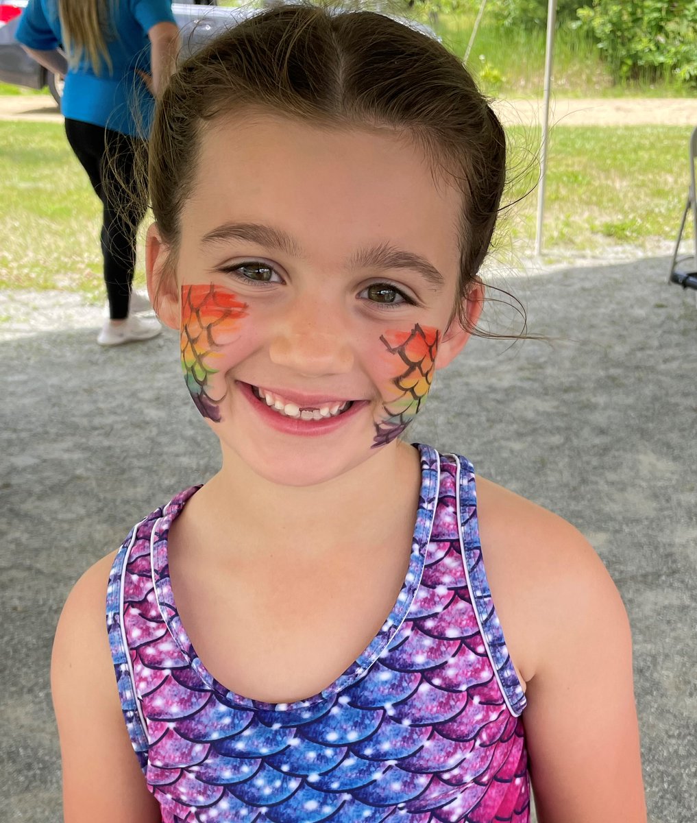 BarnsteadSchool's tweet photo. A few pictures from Mrs. Colon's grade 2 class at Field Day - what a great day! https://t.co/vr3dw3ZghE