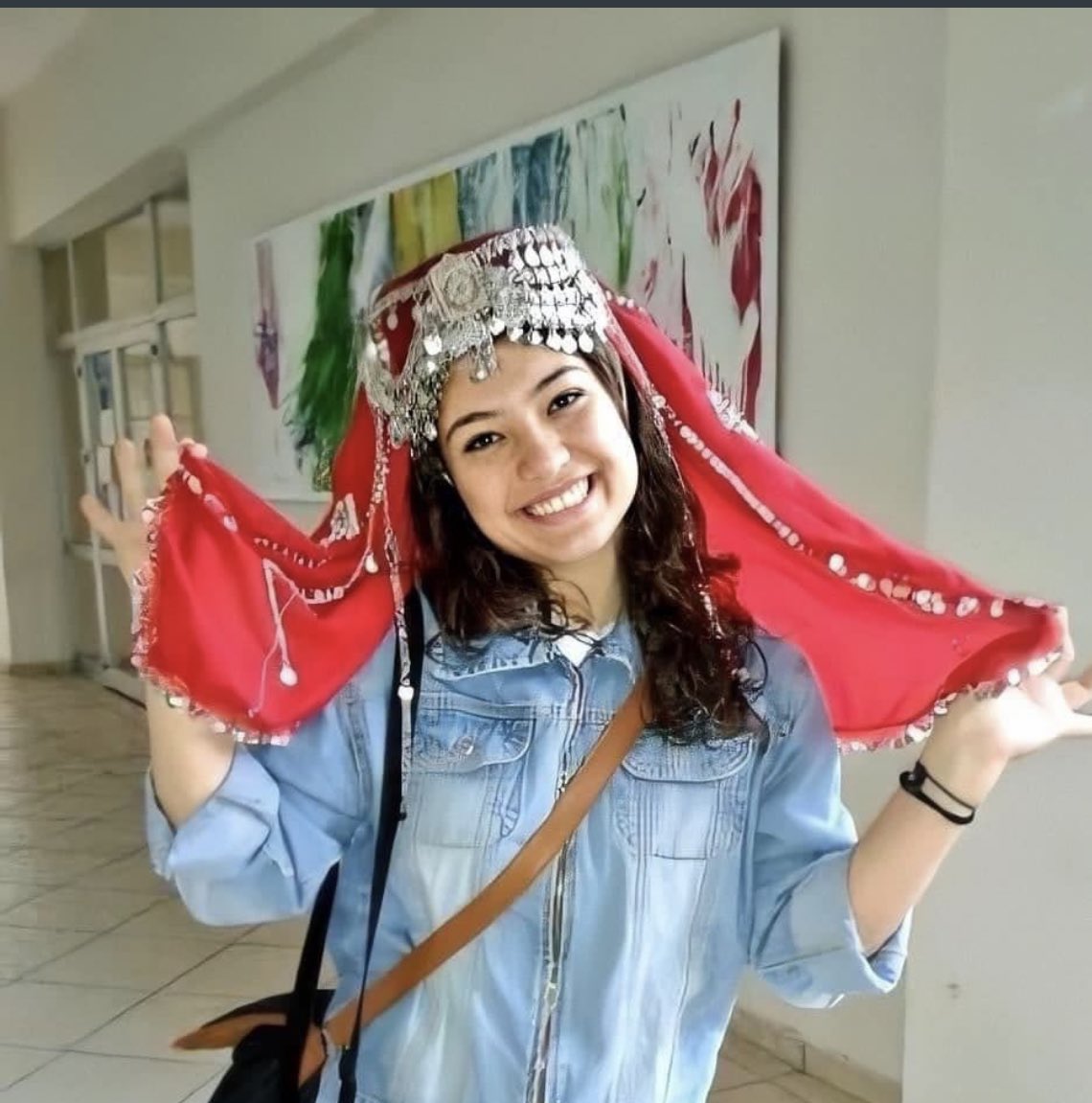 Vatan seni gelin etmiş şen ol Aybüke,
Bir şehit verilecekmiş sen ol Aybüke...

#AybükeYalçın 🇹🇷
