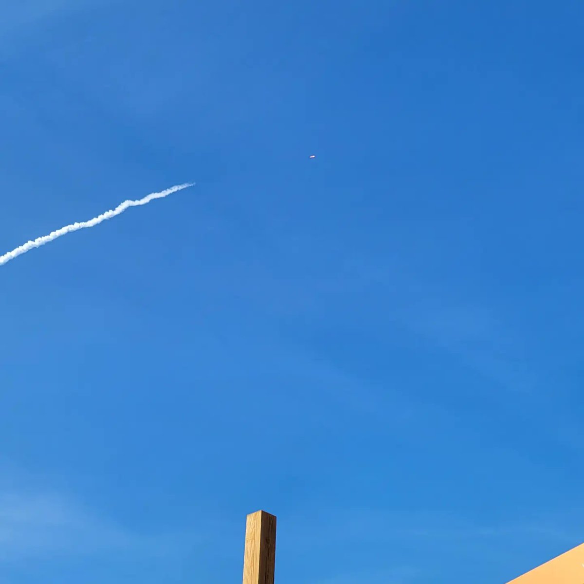 RustysInThePort's tweet image. Liftoff!! Blue skies, sunshine and a rocket ship during yesterday's "launch" shift… at Rusty's at the Port!!😎👍🌅🚀🛰🌠 #launchshift #blueskiesandboosters #fulldeck #standingroomonly #lunchandashow #congrats #spacex #spacecoastskies #rustysseafood #portcanaveral