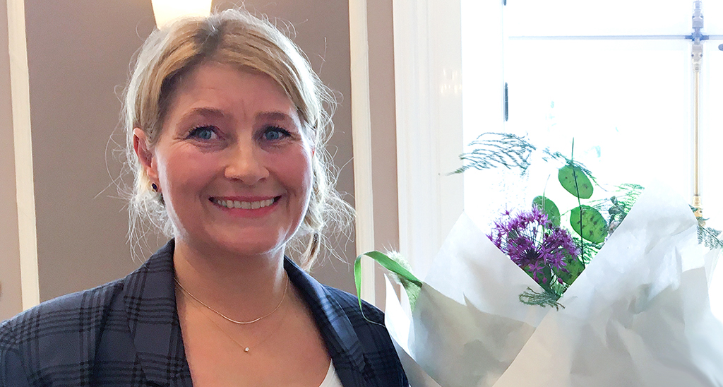 Rigshospitalet (@rigshospitalet) on Twitter photo Tillykke til <a href="/jeanettstrandb1/">Jeanett Strandbygaard</a>, som får Danica Pensions Uddannelsespris 2022 for sit visionære arbejde med at uddanne hospitalspersonale i mere sikker kirurgi
@LVS_Videnskab <a href="/RegionH/">Region Hovedstaden</a> #dkforsk #ORblackbox
bit.ly/uddannelsespri… Tillykke til <a href="/jeanettstrandb1/">Jeanett Strandbygaard</a>, som får Danica Pensions Uddannelsespris 2022 for sit visionære arbejde med at uddanne hospitalspersonale i mere sikker kirurgi
@LVS_Videnskab <a href="/RegionH/">Region Hovedstaden</a> #dkforsk #ORblackbox
bit.ly/uddannelsespri…