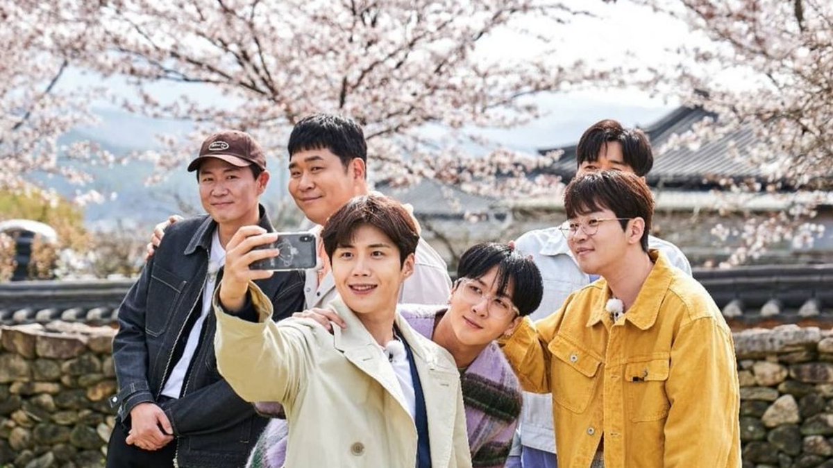 cornsalad1913's tweet photo. 1N2D Season 4 early episode missing hour.
.
#1n2d #2d1n #1night2days #2days1night #2Days1NightS4 https://t.co/MHiXSJ7FBe