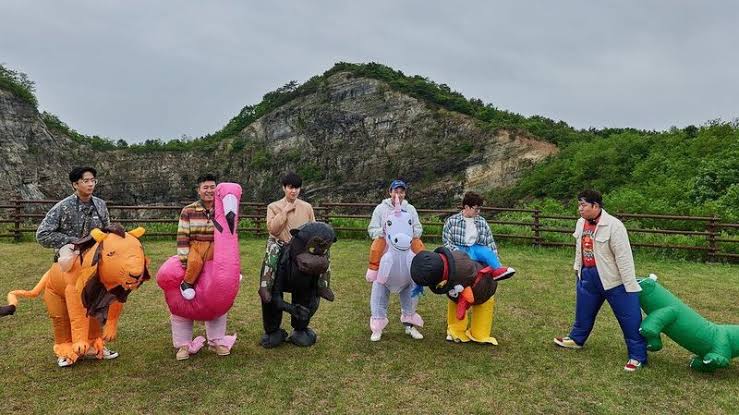 cornsalad1913's tweet photo. 1N2D Season 4 early episode missing hour.
.
#1n2d #2d1n #1night2days #2days1night #2Days1NightS4 https://t.co/MHiXSJ7FBe