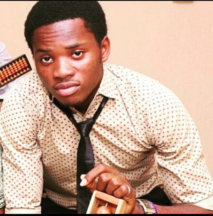 ItepuSam's tweet photo. Hi, my name is Gideon Sam-Itepu and in this thread, I wanna share with you how I transitioned from

This guy            to              This guy

Kindly indulge me.. https://t.co/p5sU22iqvK