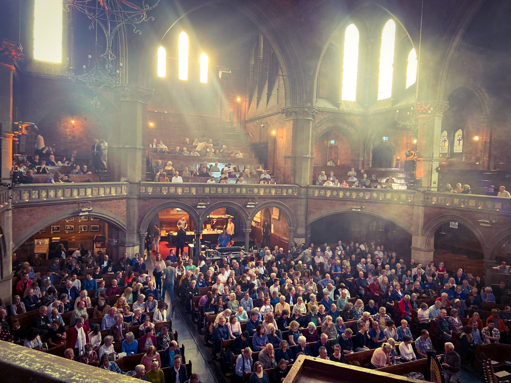 Thank you to the awesome crowd we had in at <a href="/UnionChapelUK/">Union Chapel London</a> last night! A truly magical evening 💫
Hats off as ever to <a href="/Seriouslive/">Serious</a> for making it happen.

Next stop <a href="/queens_hall/">The Queen's Hall</a> #Edinburgh this Friday 😀