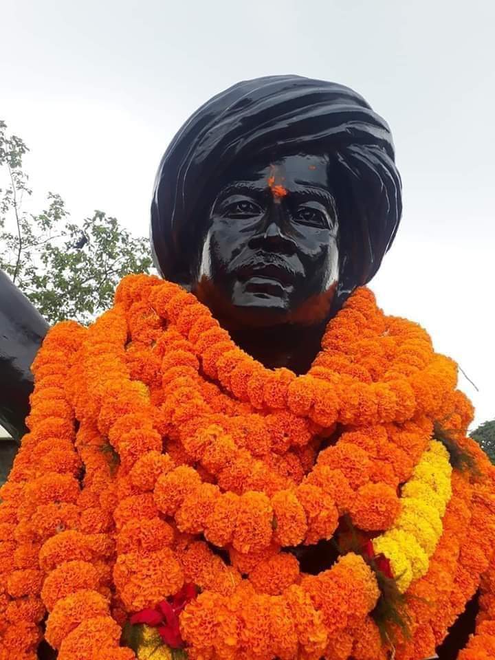 9जून- महामानव,धरती - आबा, सूर्य- क्रांति, भगवान बिरसा मुंडा जी के शहादत दिवस पर - कोटि कोटि नमन! 
जोहार उलगुलान जिन्दाबाद।।
@ULGULAN_BIRSA_MUNDA

<a href="/TribalArmy/">Tribal Army</a>