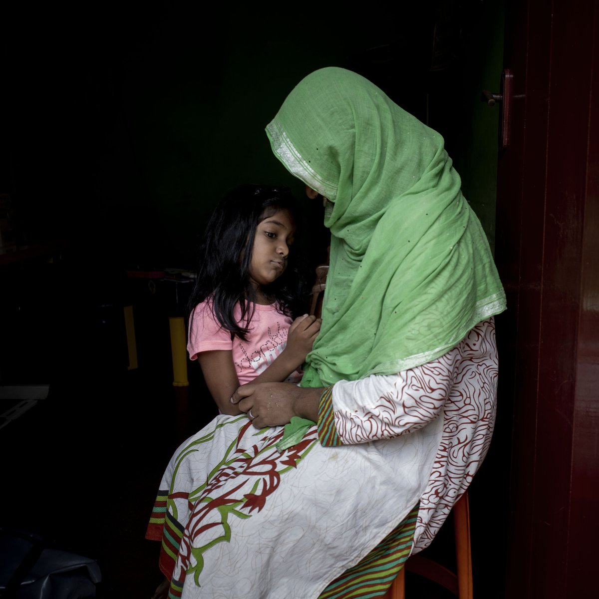 WFP's tweet photo. 🆘The economic crisis in #SriLanka is turning into a hunger crisis.

A 🧵: The impacts of skyrocketing prices and cuts to national programmes - like free school meals and fortified foods for new moms - are hitting those left most vulnerable, often women and children, hardest. https://t.co/6GEMQCmeyP