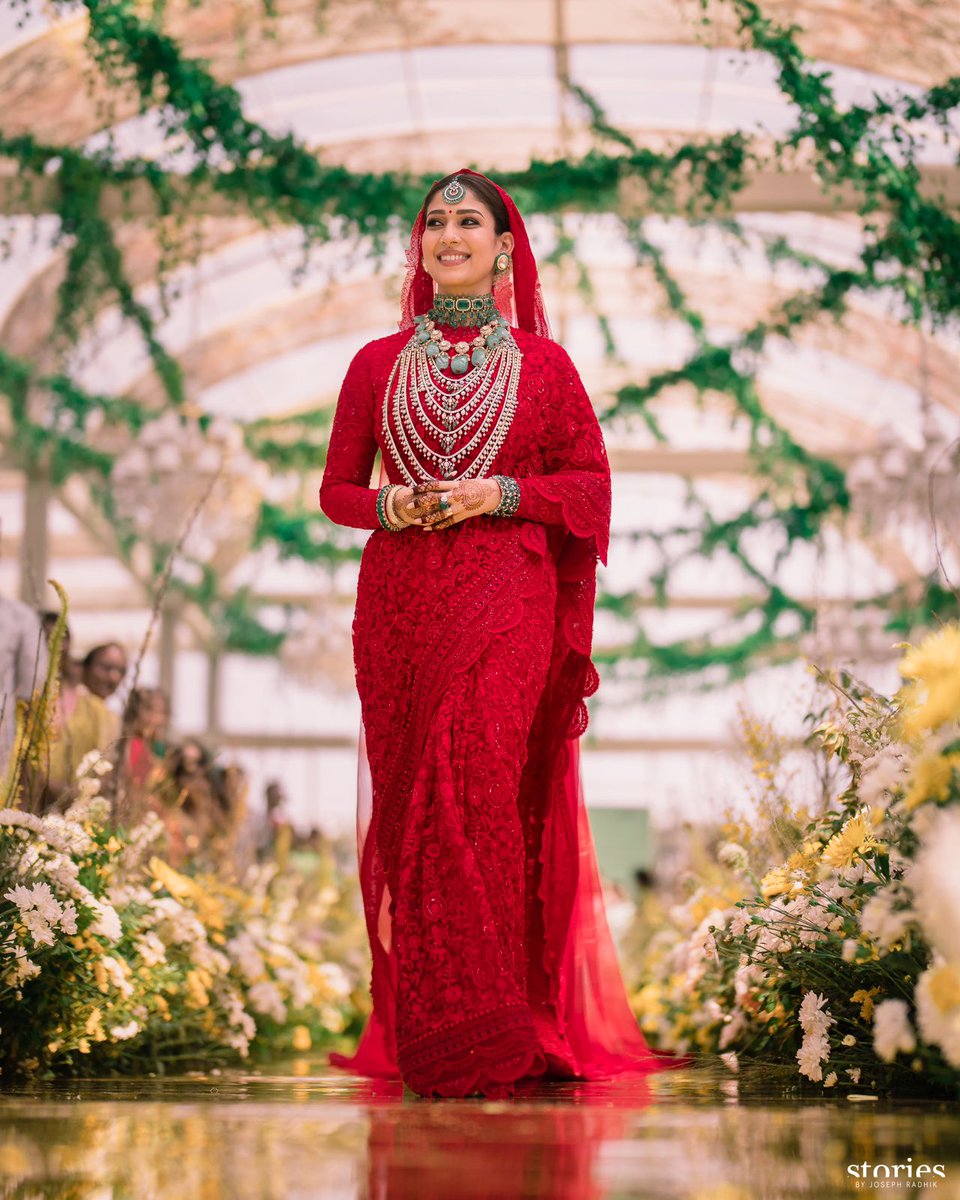 HereWorks's tweet photo. Finally They get into wedlock
.
#1ShotNews #WikiNayan #VigneshSivanNayanthara #Nayanthara #VigneshSivan https://t.co/f8Z4hYuhsC