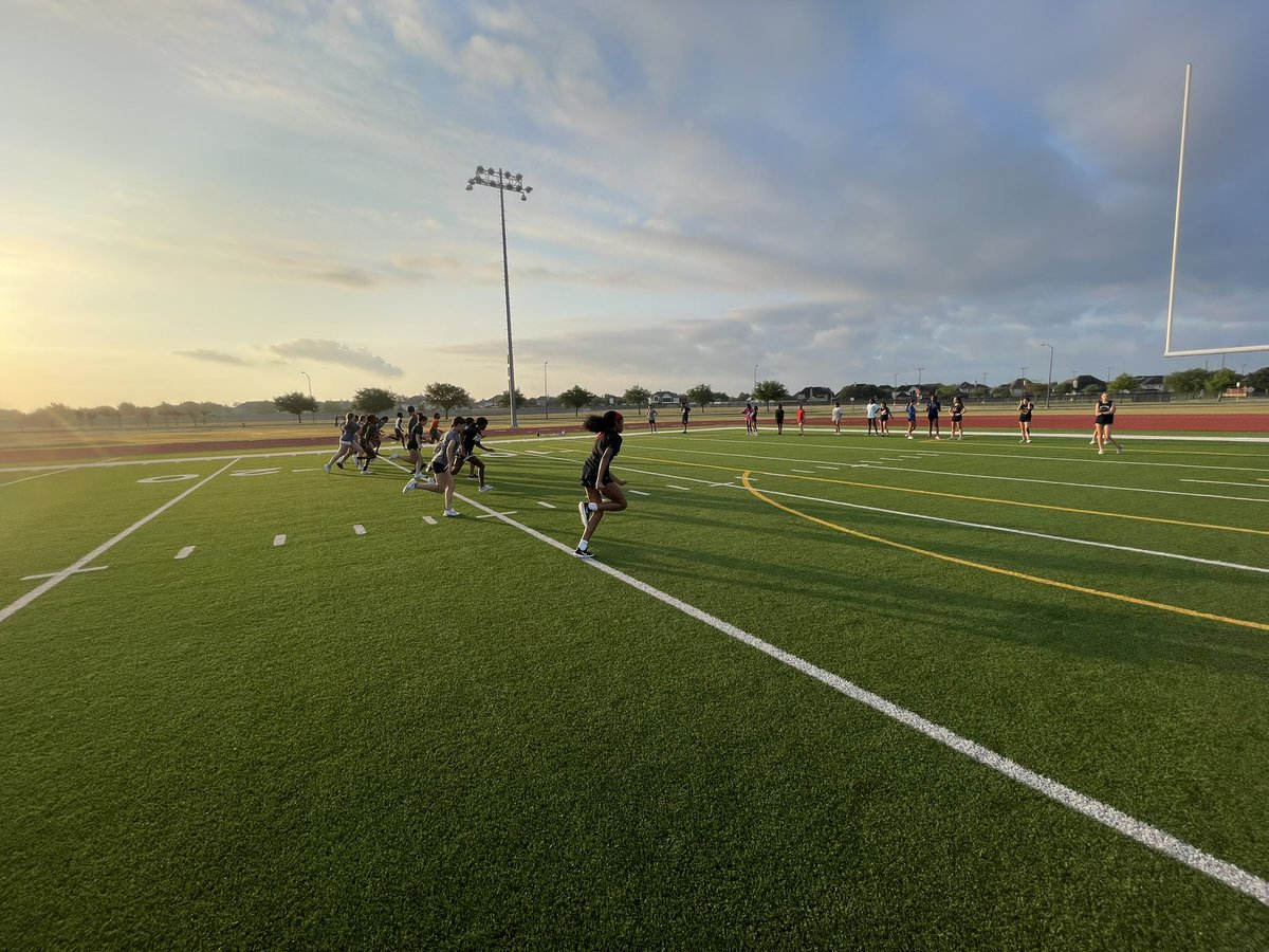 Coach_Herbst's tweet photo. Another beautiful morning at SAC Camp!
Finishing the week strong!
Day 4
⚽️🎾🏀🏐🏈⚾️🥎🤼♀️🏊♂️🤽♀️
#CampsatRanch22
#SpreadtheBlue
#AEF https://t.co/u379YtC79w