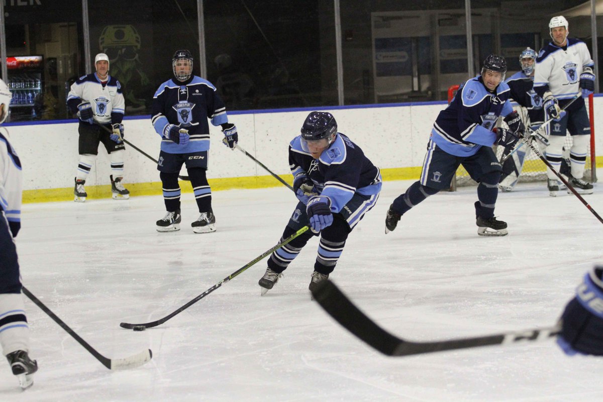 11DayPowerPlay's tweet photo. Nothing quite like grabbing 40 of your closest friends and playing hockey for 3 straight hours ammiright?
#Frozen40 // #PuckCancer https://t.co/LRZxEphfo3