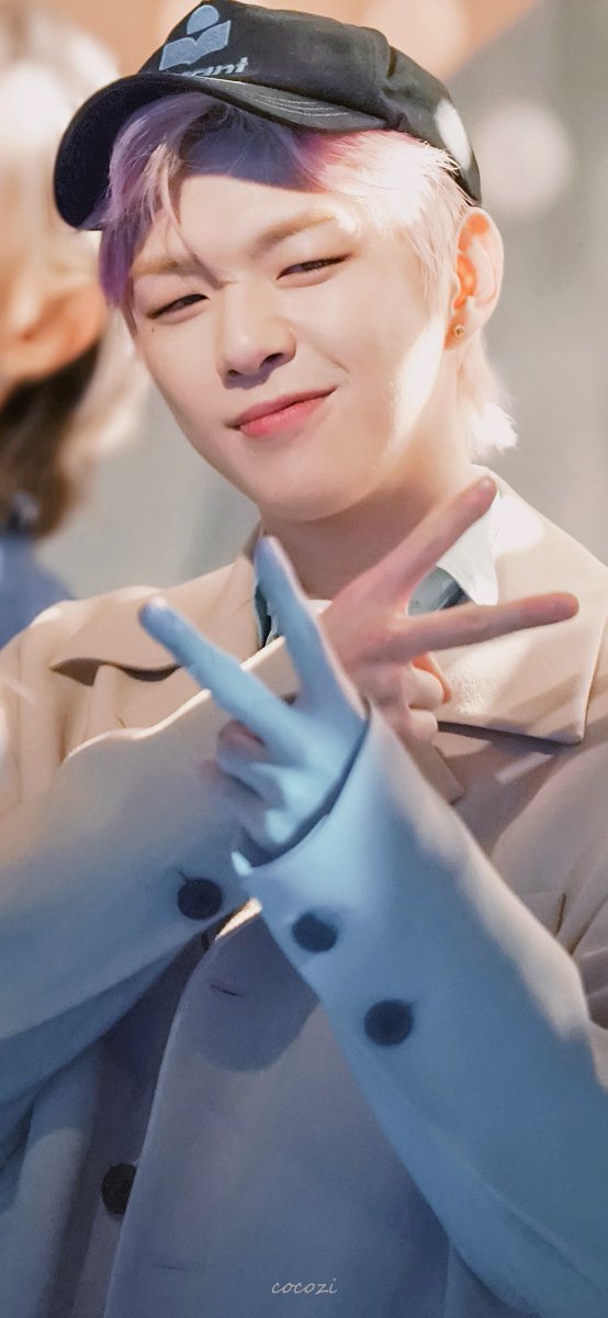 akakuro_len's tweet photo. ✌🏻(ᐡ.- ﻌ •ᐡ)✌🏻
#강다니엘  #KANGDANIEL @konnect_danielk https://t.co/0gl8kVixdx
