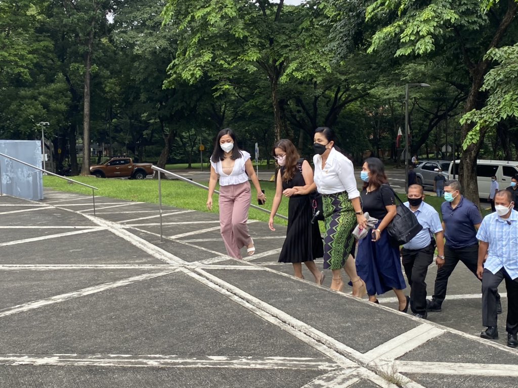 abs-cbn-news-on-twitter-look-vice-president-leni-robredo-has-arrived