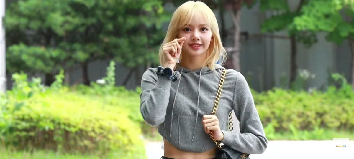 Teya9N's tweet image. กรี้ดดดดดดดด สวยมาก น่ารักมากๆๆ

SAFE FLIGHT LALISA 
#LisaAimeParis
#LISA #LALISA #MONEY