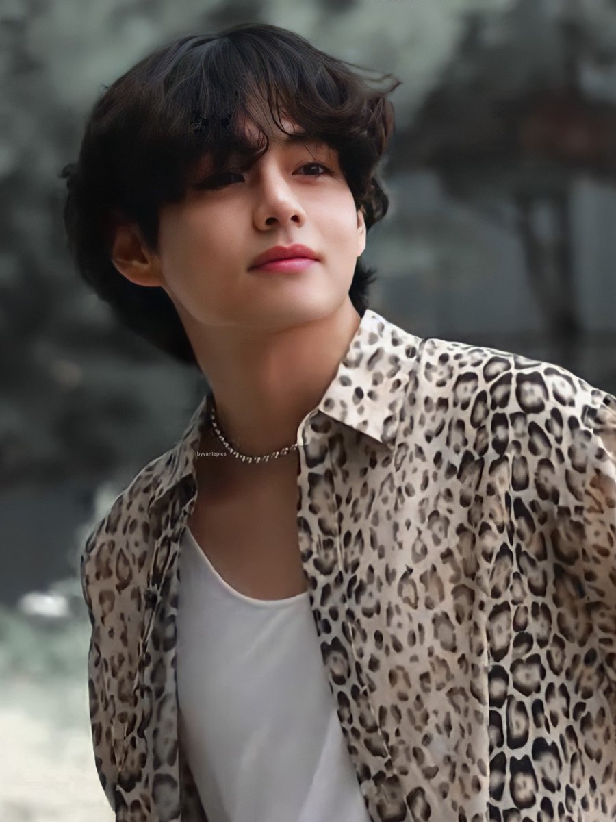 he’s too gorgeous to be real ♥︎