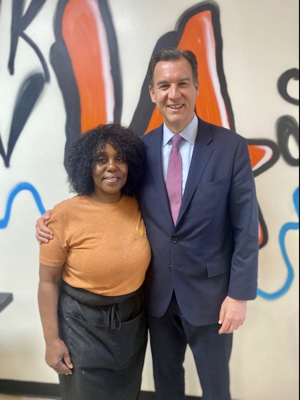 Tom_Suozzi's tweet photo. Thank you to @BlaQueResource and Be in Good Health for facilitating a great dialogue in Laurelton, Queens this evening.
Letโs do this New York!
#SuozziReyna
#SuozziForNY
#VoteJune28 https://t.co/UTwXF0ttDU