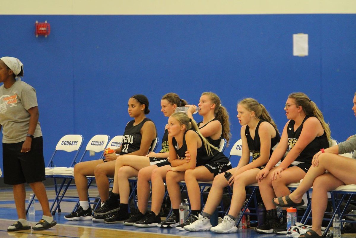 PeruVGBBall's tweet photo. Great night at the Carroll League #TigerPride https://t.co/Gh5UNwy39D