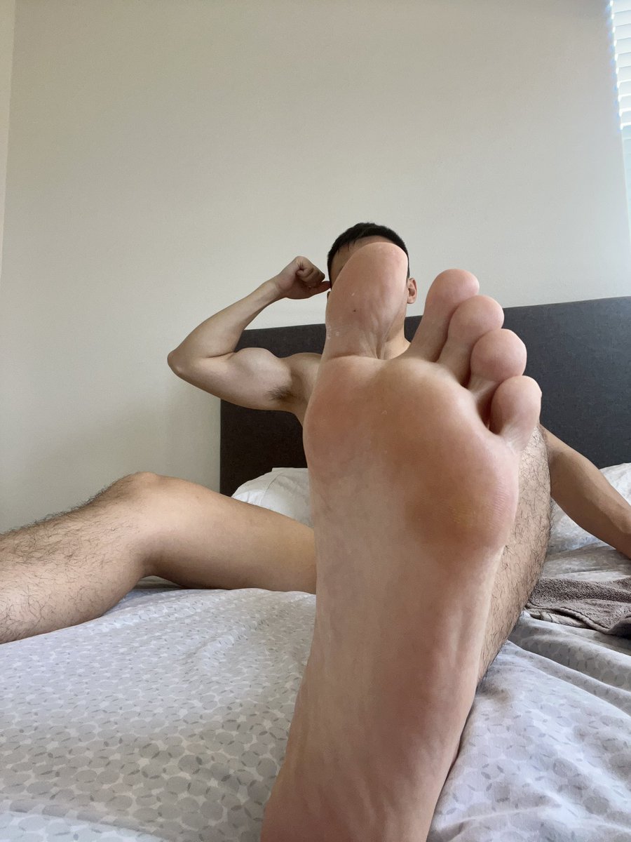 hungasiandom's tweet photo. Come take a sniff https://t.co/40cvSJgb2J