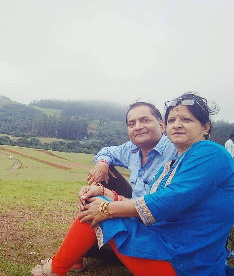 ModiPushpendra's tweet image. परंपराओं के साथ अपने वैवाहिक जीवन के  सुखद 31 वर्ष पूर्ण किए ,अहोभाग्य इस वर्ष बड़े बाबा भगवान आदिनाथ जी की छ्त्रछाया मे छोटे बाबा आचार्य विद्यासागर जी महाराज ससंध  का परम सानिद्ध कुंडलपुर में मिला वह अविस्मरणीय सानिद्ध  हमें हर क्षण  ऊर्जा प्रदान कर रहे है,