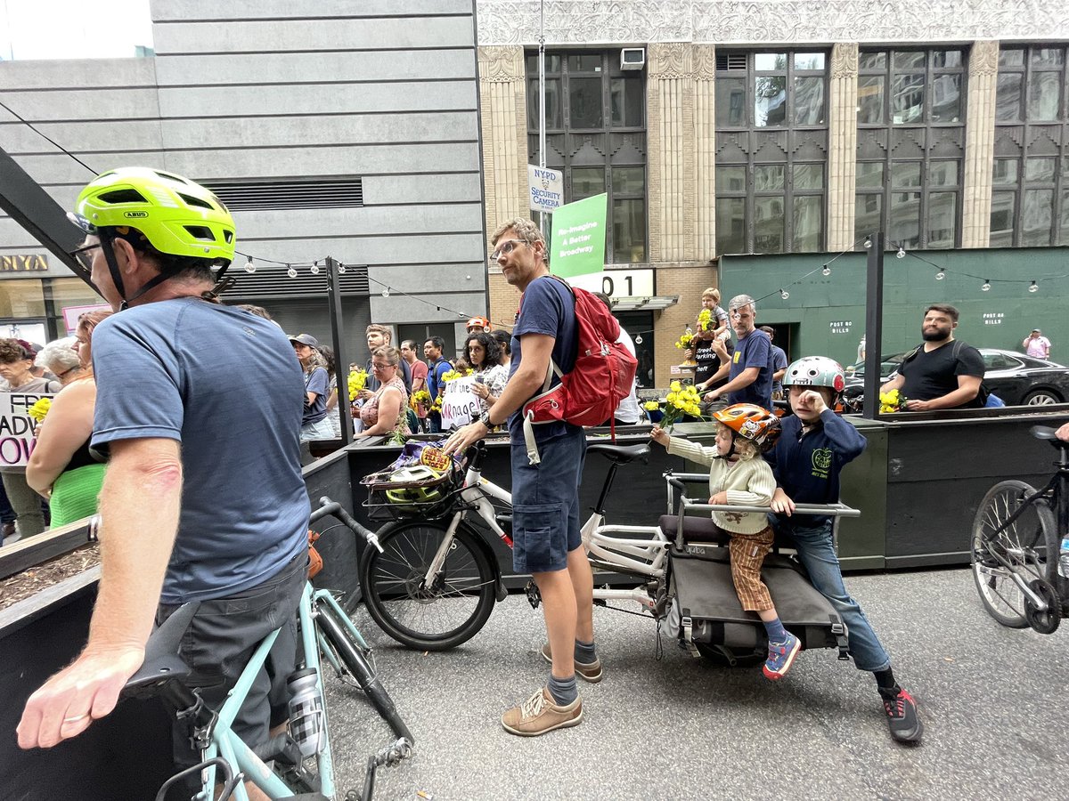 KathyParkPrice's tweet photo. Our streets should be safe enough for our babies. #nyc25x25 great seeing so many families out at tonight’s march led by @TransAlt to end traffic violence. #openbroadway https://t.co/tOUSO2H2h1