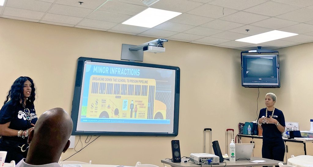 VJRB777's tweet photo. @vjrb777 and @Hisdsel are
Disrupting The School to Prison Pipeline through Restorative Practices. #LeveragingLeaders #SummerLeadershipConference @SELHISD #RestorativePractices @dr_robertascott @HISDSupe https://t.co/2XaYMuUF8N
