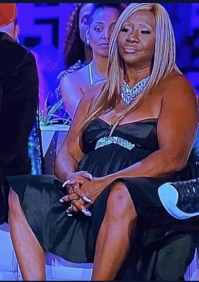 NikkiNicole210's tweet photo. Omarion and Mario might have to come out early, cause this is giving high school talent show… #Verzuz https://t.co/r1Z7IhNxHK