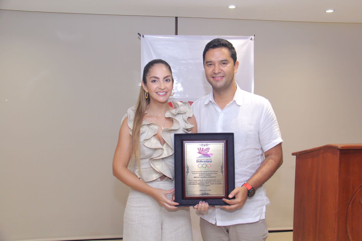 MelloCastroG's tweet photo. Recibo exaltación de la Organización Deportiva Bolivariana por todo el esfuerzo realizado en el marco de los Juegos Bolivarianos. Lo hago extensivo a toda la ciudadanía, juntos hicimos este sueño una realidad. Valledupar va pa’ lante de la mano de su gente https://t.co/oq5N6gXAwT