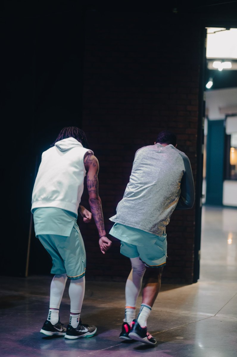 JaMorant's tweet photo. 🥺 . it's 4L tho 💙🔒 
@DeAnthonyMelton https://t.co/Qs28VRd1cu