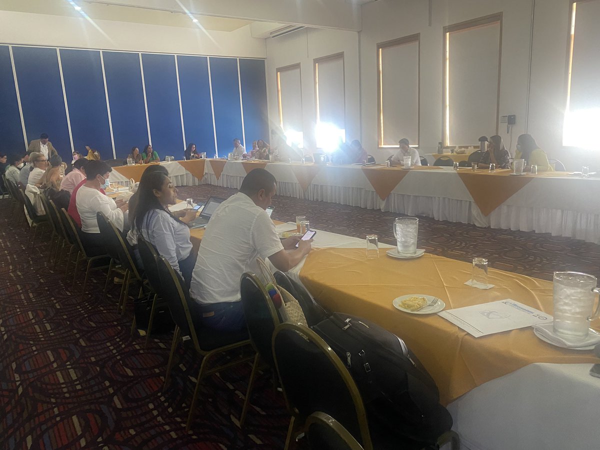 EduardoDuenasM's tweet photo. Espacios valiosos de construcción y aporte, Red Valle @asohosval @secsaludvalle aportando al fortalecimiento e innovación de las E.S.E #valor #redvalle #utvalle #riesgos en salud #5meta https://t.co/rlydHZo04Y