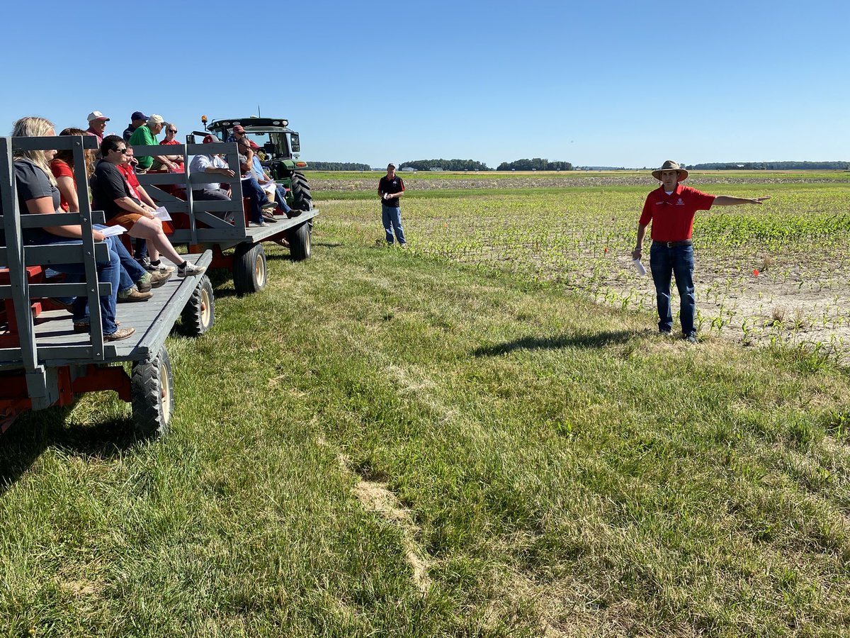 MarkBadertscher's tweet photo. This morning was the #OSUExtension Agronomic Field Day at the Northwest #OARDC Research Station. Thanks to Ohio Corn & Wheat for sponsoring. https://t.co/MMHnYQGujM