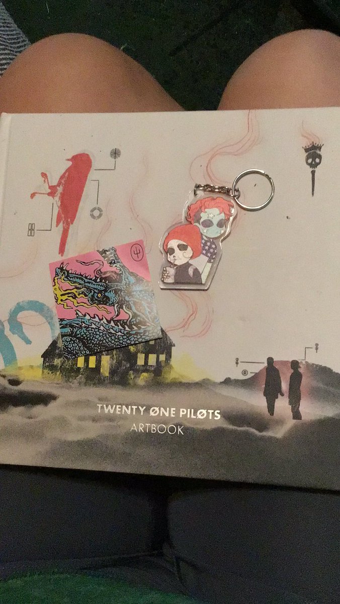 MY TOP ARTBOOK CAME YEEEEEEAAAAASSSSS