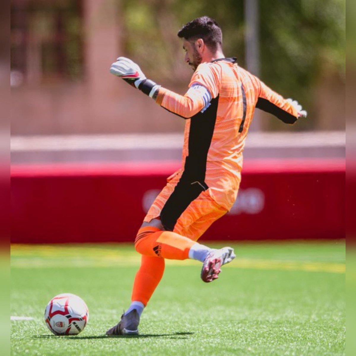 FranDelgado_'s tweet photo. Se pone fin a una etapa pero… ¡qué nos quiten lo ‘bailao’! 

Gracias @cdcanillas por estos tres años increíbles y gracias a todos mis compañeros por haberme hecho tan fácil irme haciendo (aún) más viejo entre los tres palos. 

Ha sido un auténtico honor 💙 https://t.co/RPGcOyw7Ec