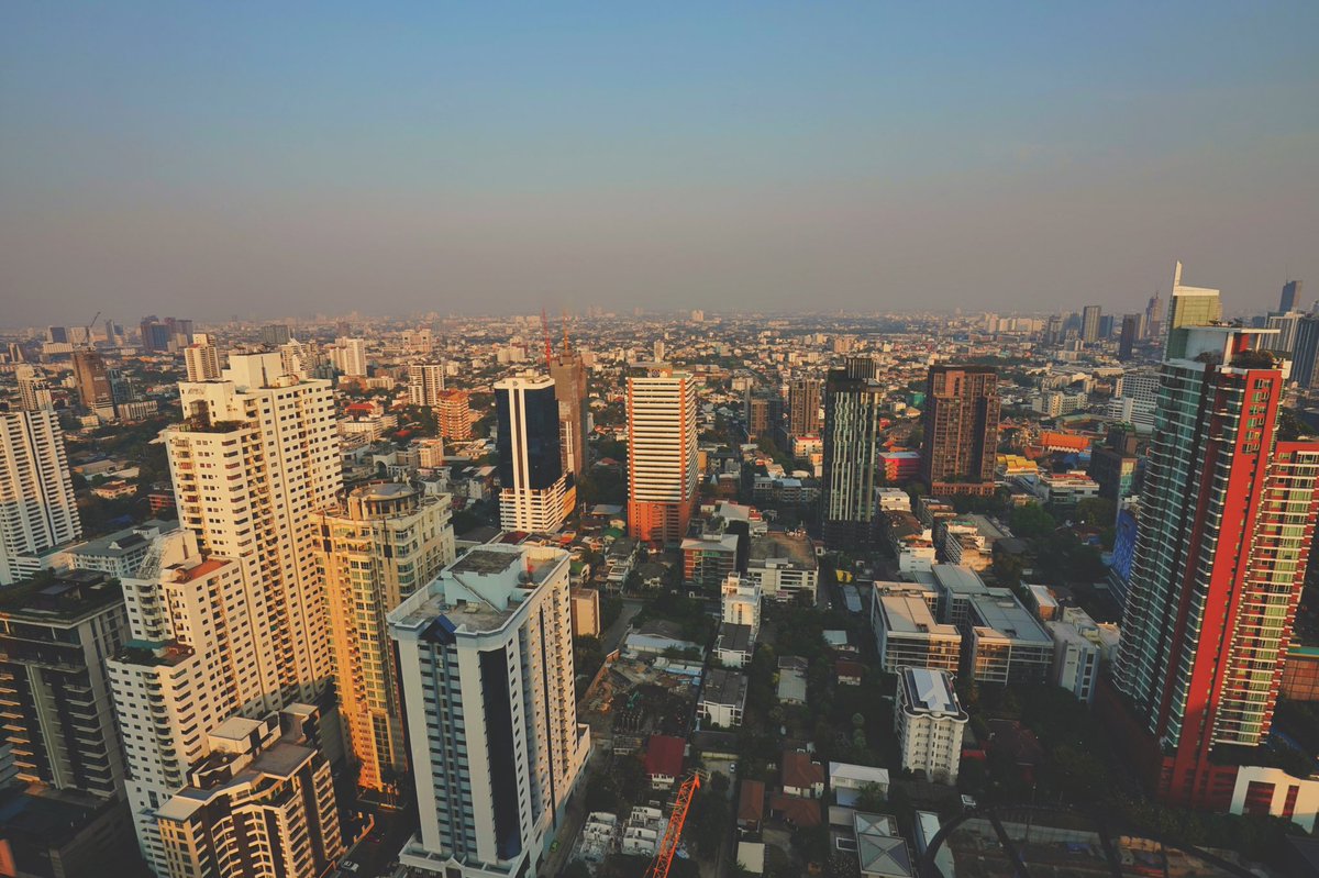 krophotosdotcom's tweet photo. Remembering my trip to Bangkok! How I miss it ♥️
#thailand #bangkokconnect #bangkok
#streetphotography #streetleaks #perspecrive #NFTCommunity https://t.co/eS4LIYbnvy