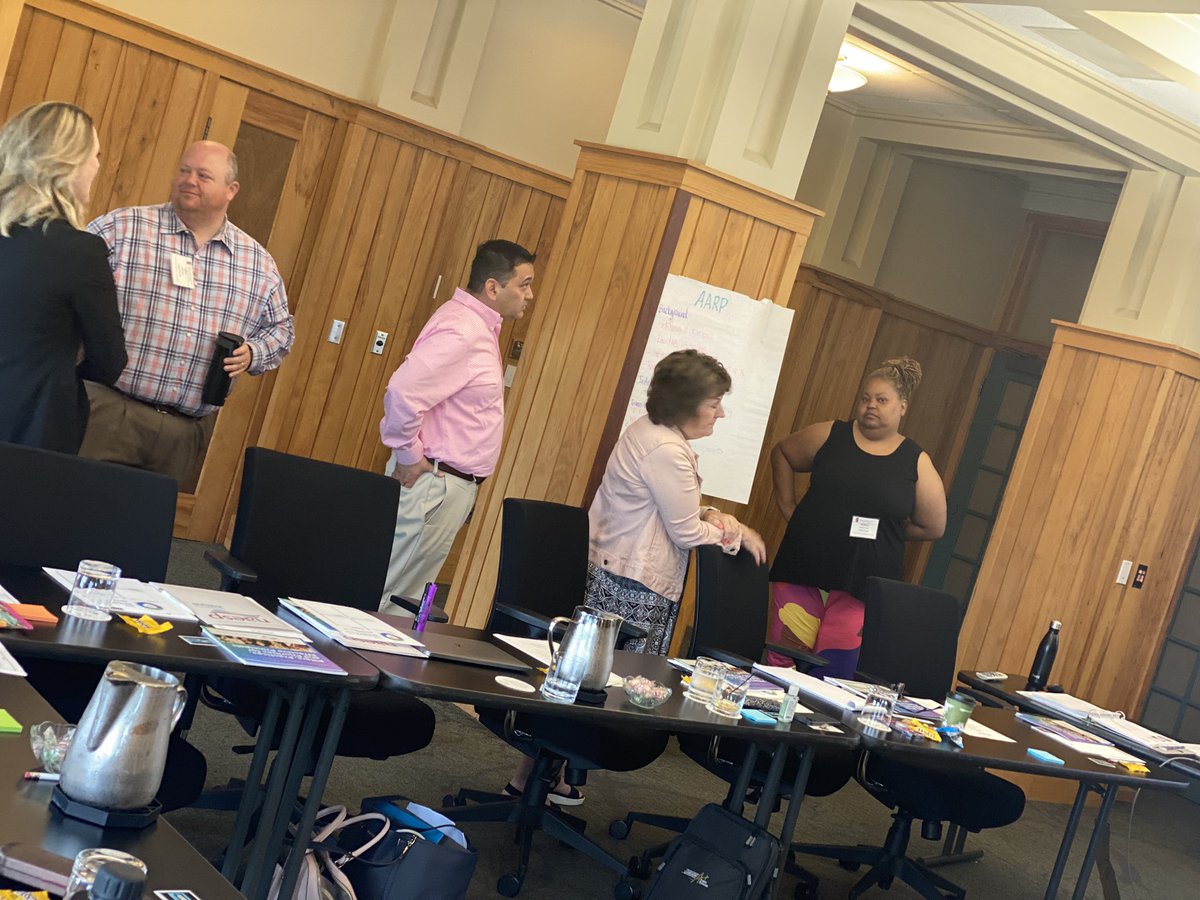 jleclair702's tweet photo. Two days of amazing work with even more AmaziNg people!  OPS mentees are in great hands with these mentors by their side! #OPSProud #NAESP @cody_hays @RockPark1 @MaryGrigerOPS @mrsvlcek6912 @SSpickard https://t.co/Edd1PKsHQk
