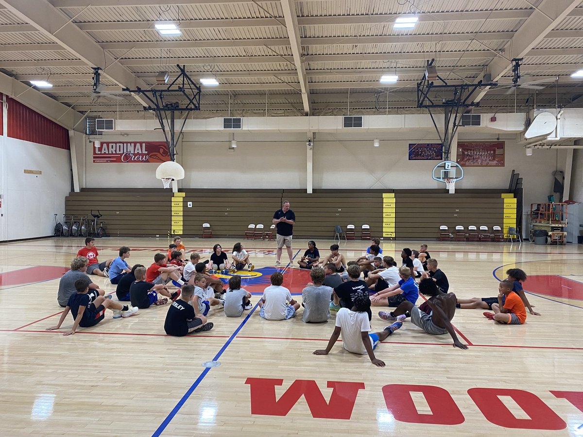 WoodlawnMBB's tweet photo. Thanks to Coach Randy House and former Woodlawn Cardinal Blake McKay (@mckayblake1) for coming in to speak to our campers today!! https://t.co/3KiUUGLmmQ