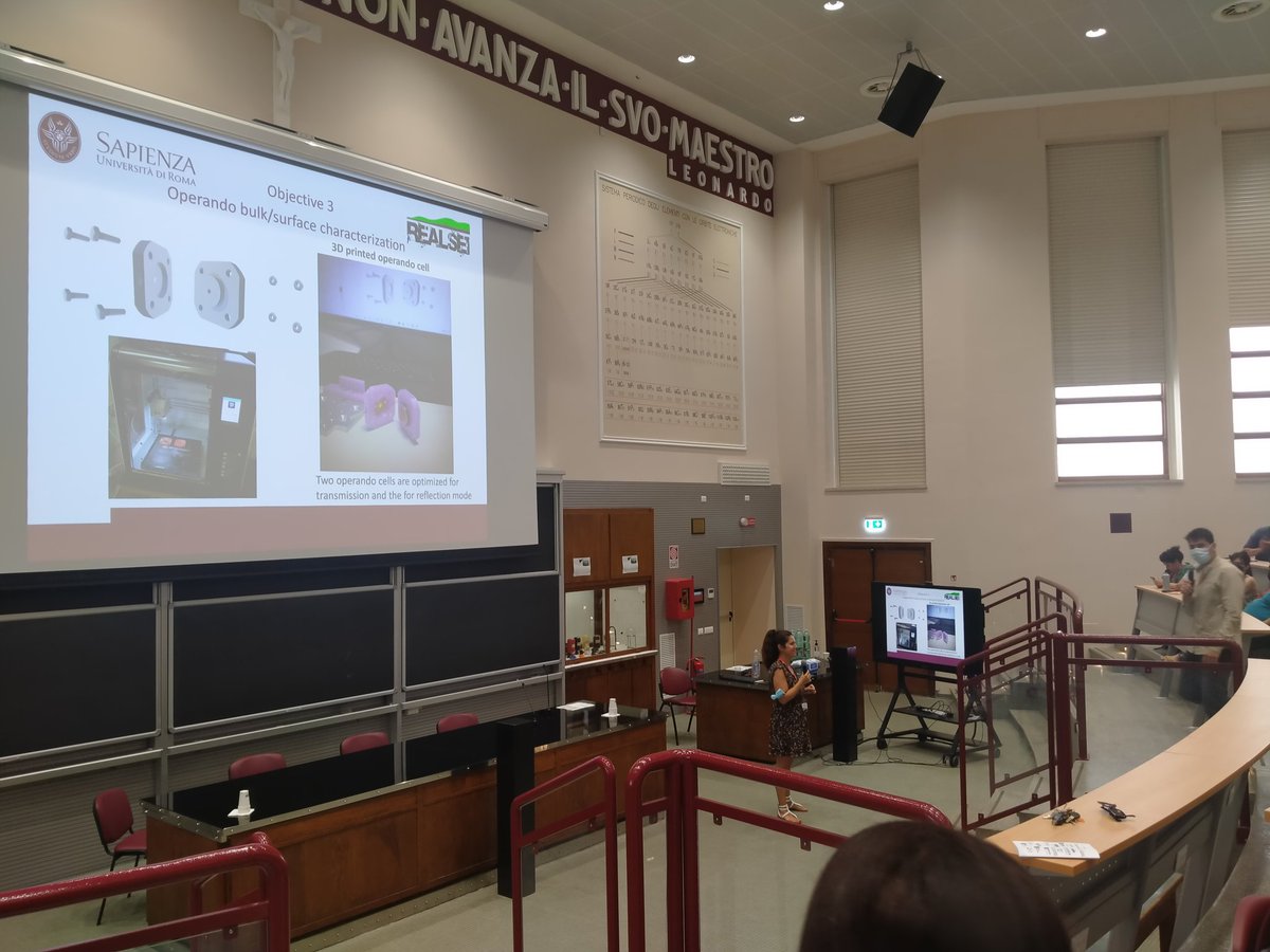 Giorgia98046060's tweet photo. #realsei #seminar #SYNC2022_Sapienza #sodiumionbatteries #sapienza #chemistrydepartment https://t.co/frgN273kVx